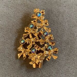 Vintage Avon Gold Christmas Tree Brooch Pin